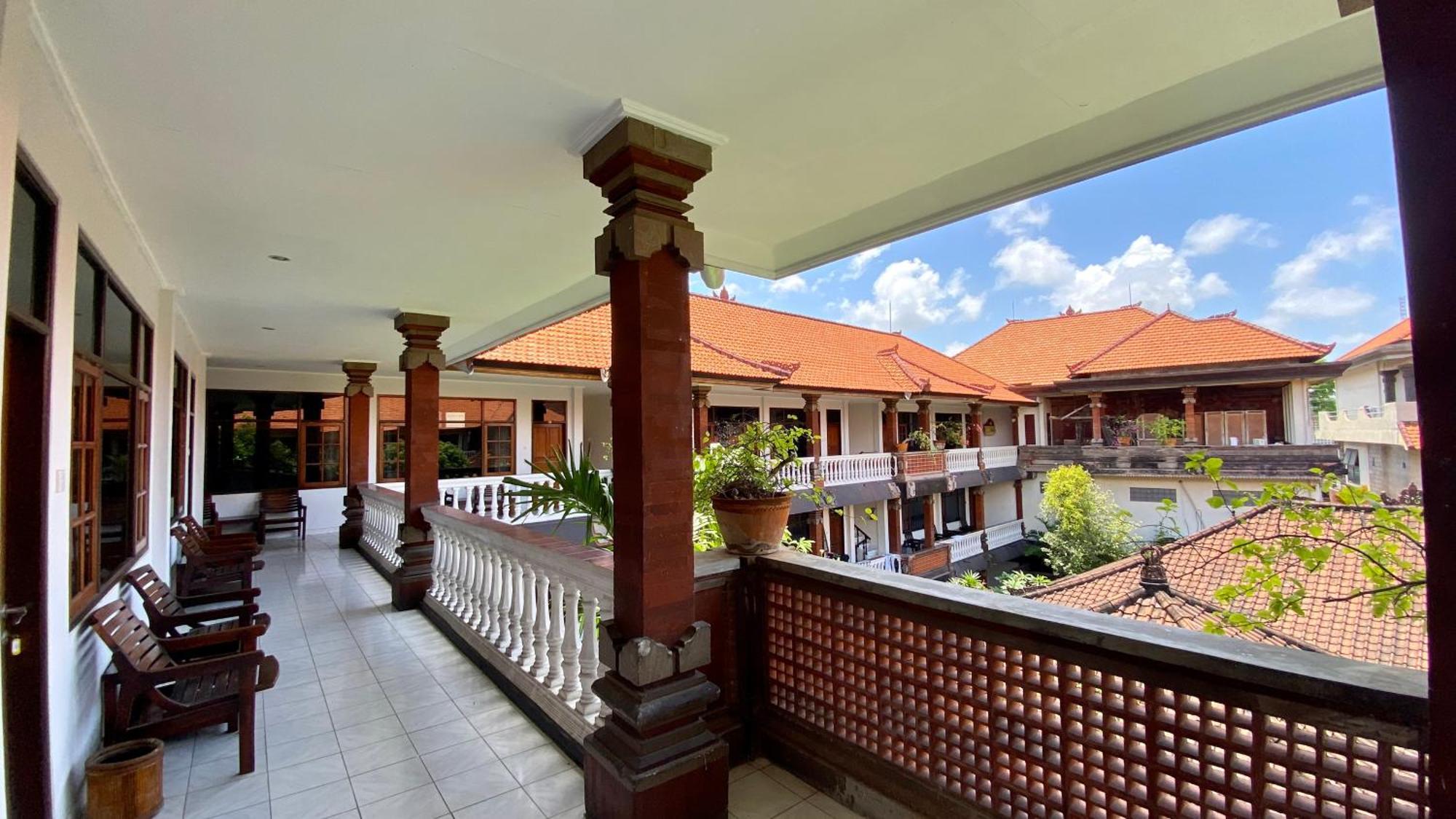 Simpang Inn Hotel Легиан Екстериор снимка