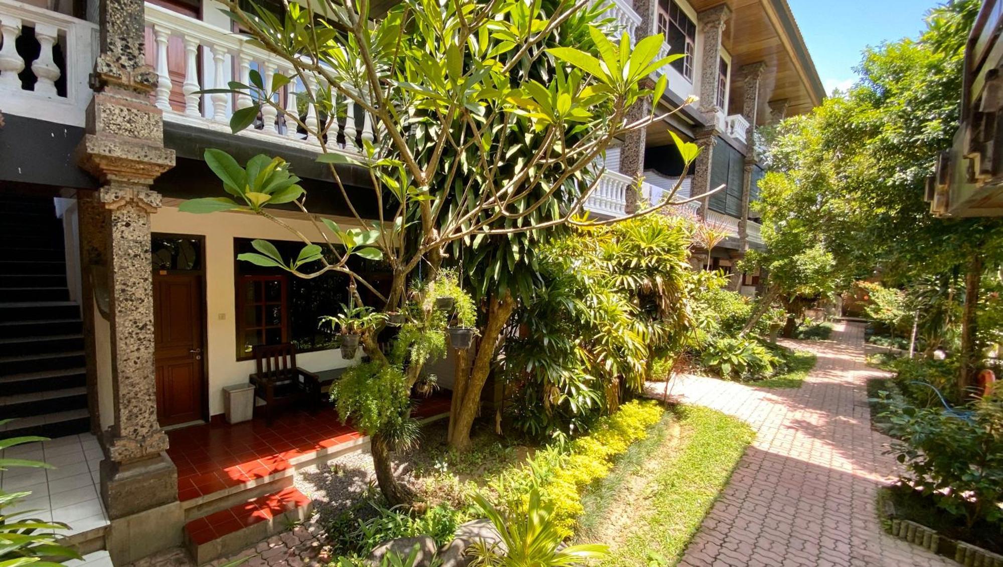 Simpang Inn Hotel Легиан Екстериор снимка