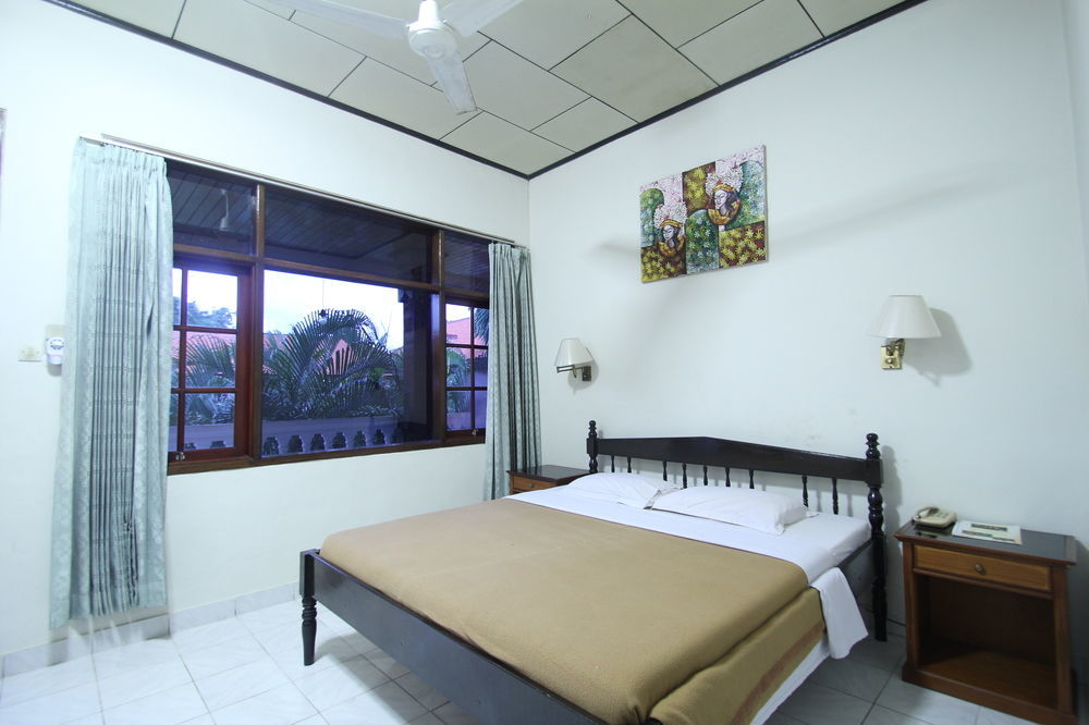 Simpang Inn Hotel Легиан Екстериор снимка