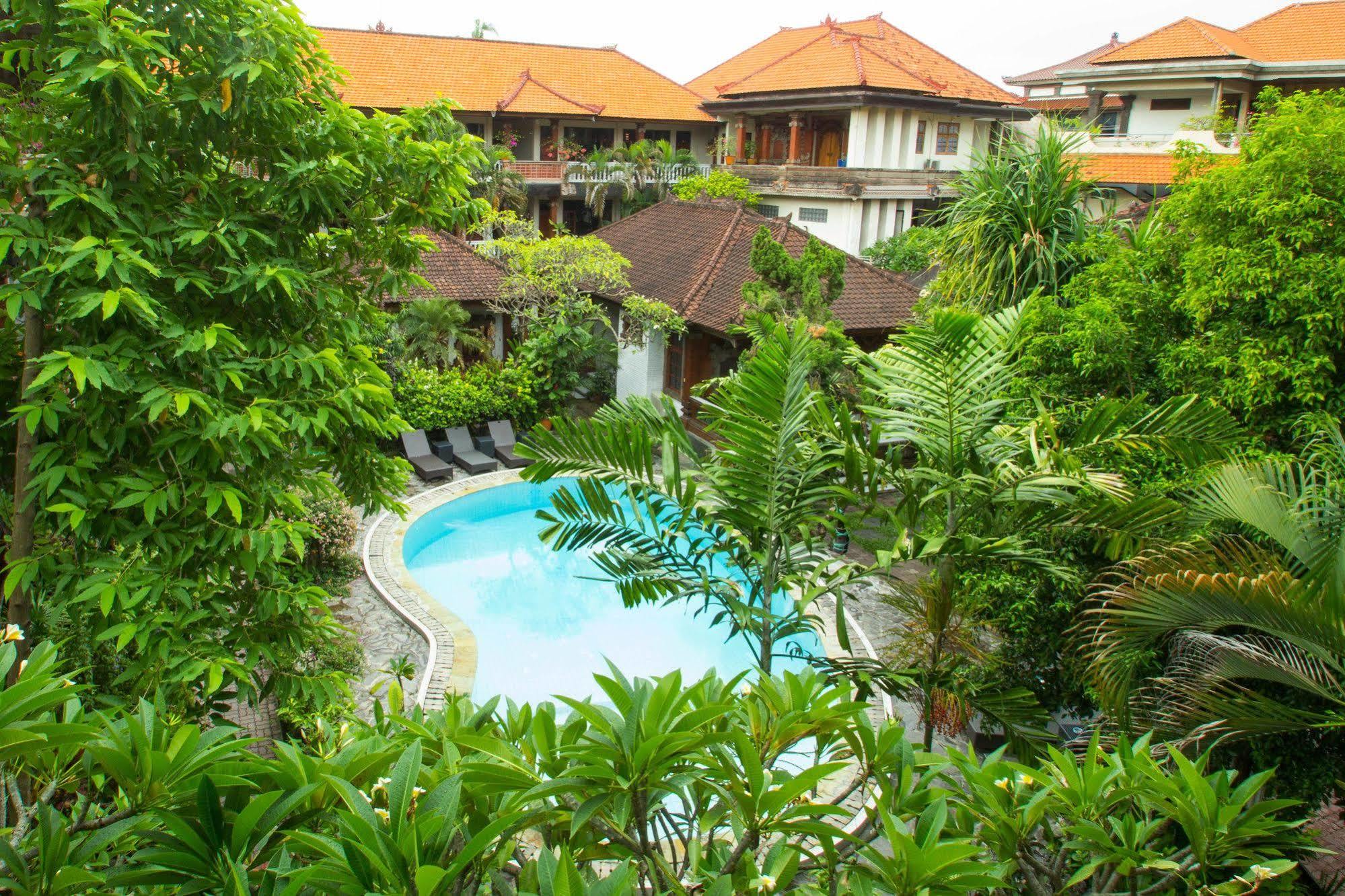 Simpang Inn Hotel Легиан Екстериор снимка