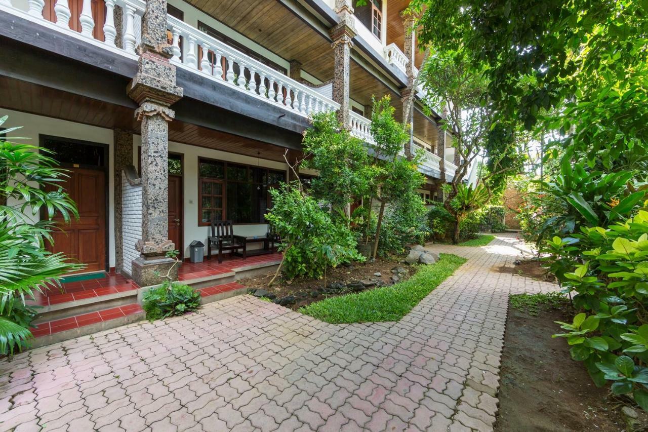 Simpang Inn Hotel Легиан Екстериор снимка